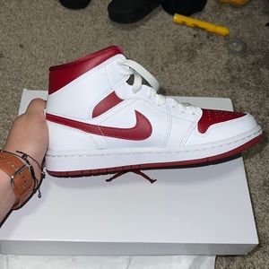 Air Jordan 1 mid